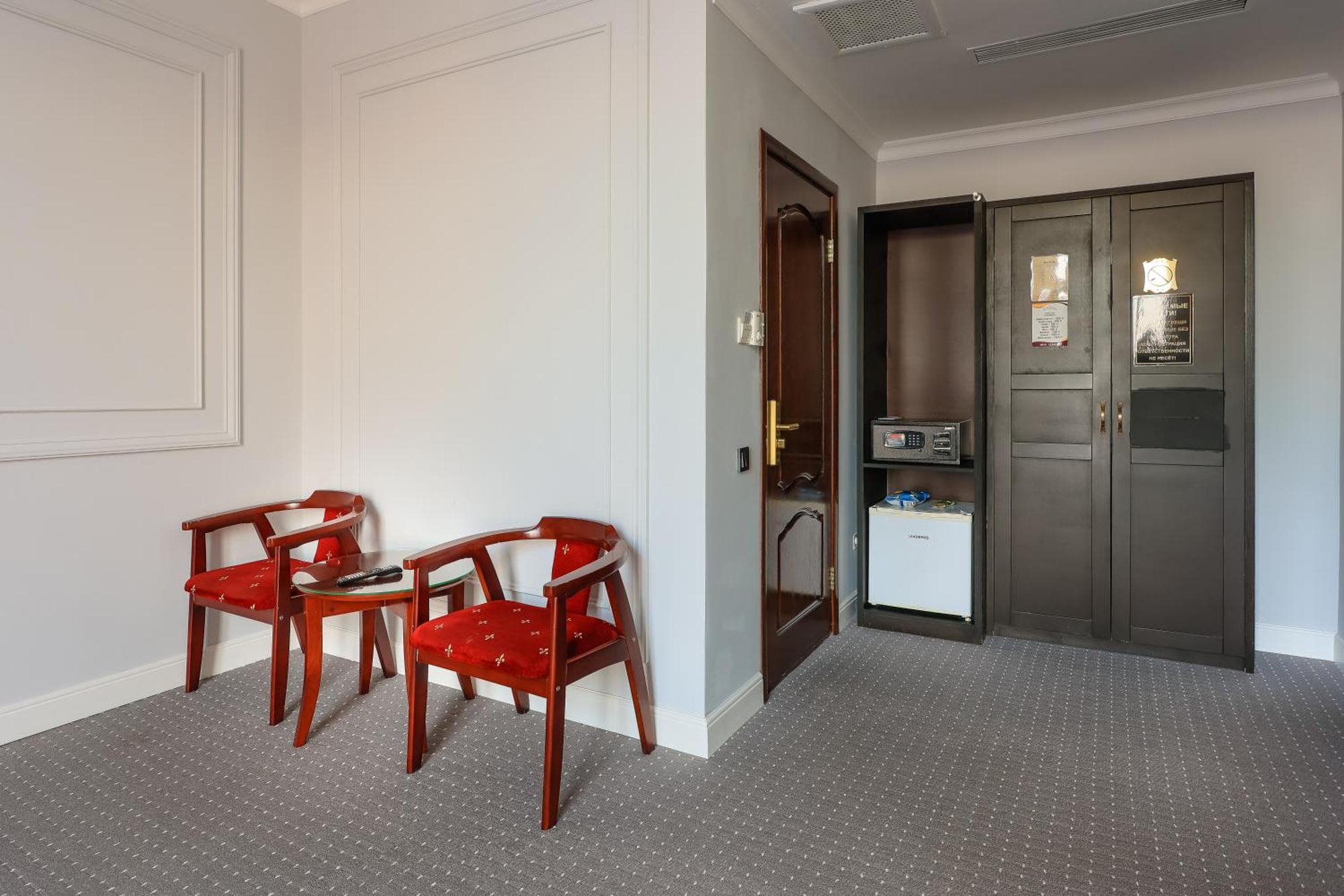 Grand Opera Hotel Almaty Exterior photo