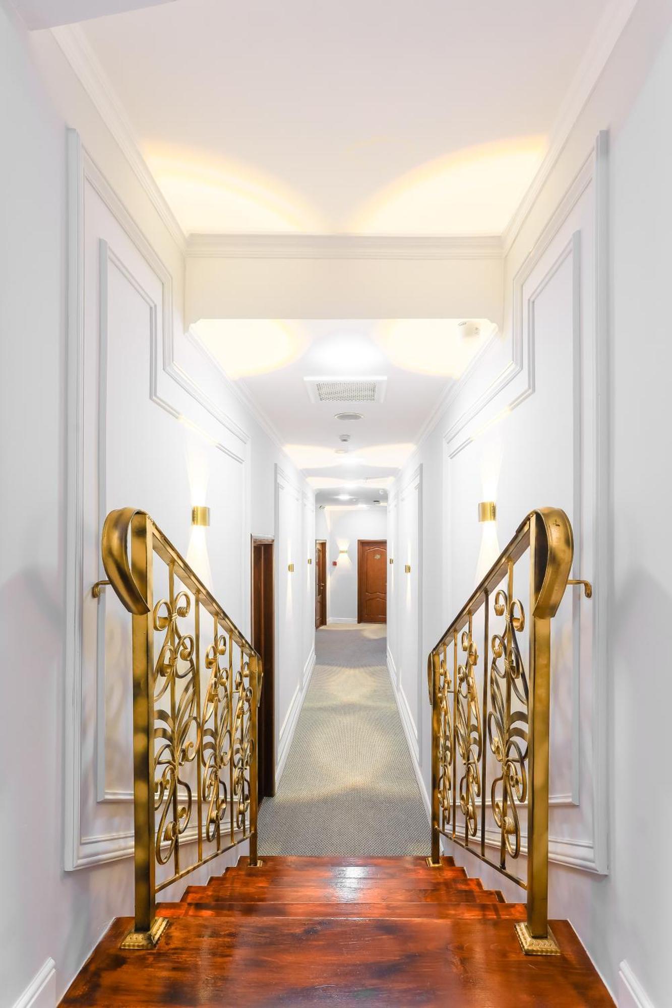Grand Opera Hotel Almaty Exterior photo